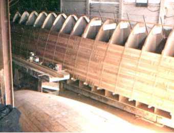 rounded V Scylla hull