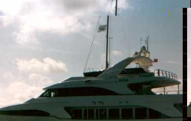 30' sailboat on a motorboat!