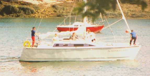 Round bilge Mira motoring